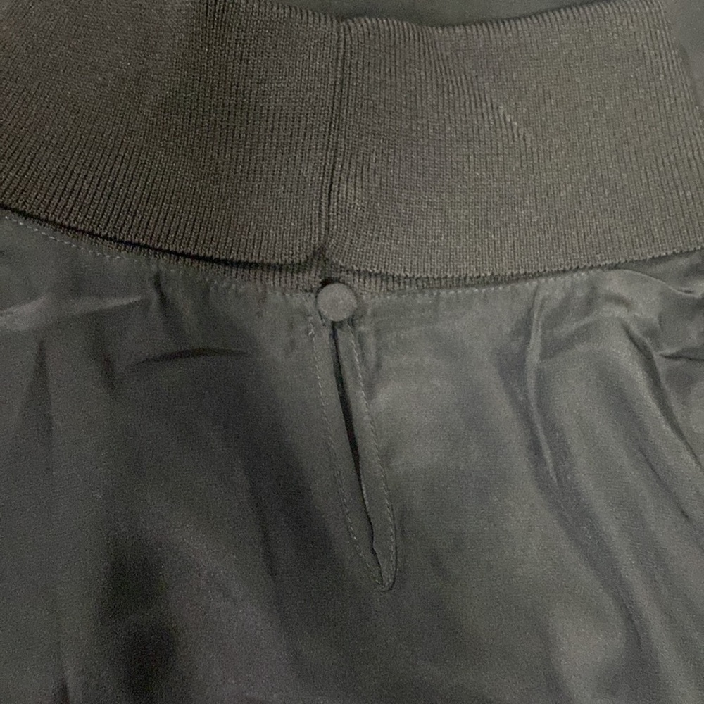 NWOT! CINQ À SEPT Lonny Sleeveless Turtleneck Silk Top - Picture 4 of 6